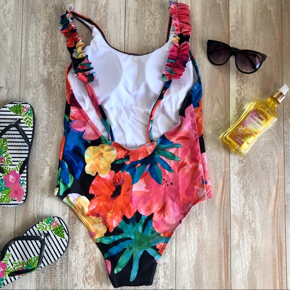 NWT Women flower printed one piece - Picture 4 of 6